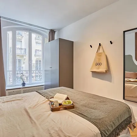 Avina - 3 A Trocadero Apartment