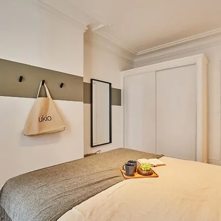 Avina - 3 à Trocadéro Parigi